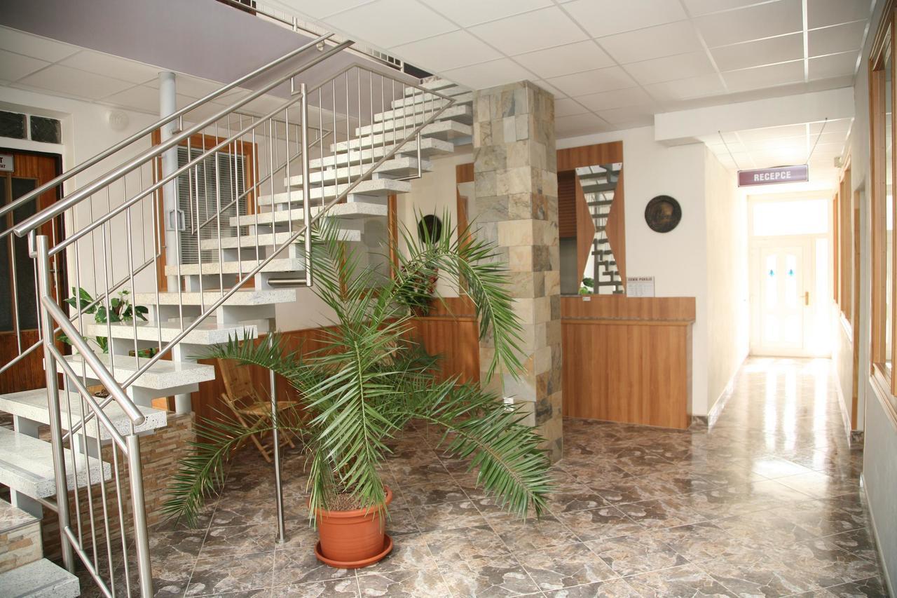 Hotel Olga Slavkov u Brna Exterior foto