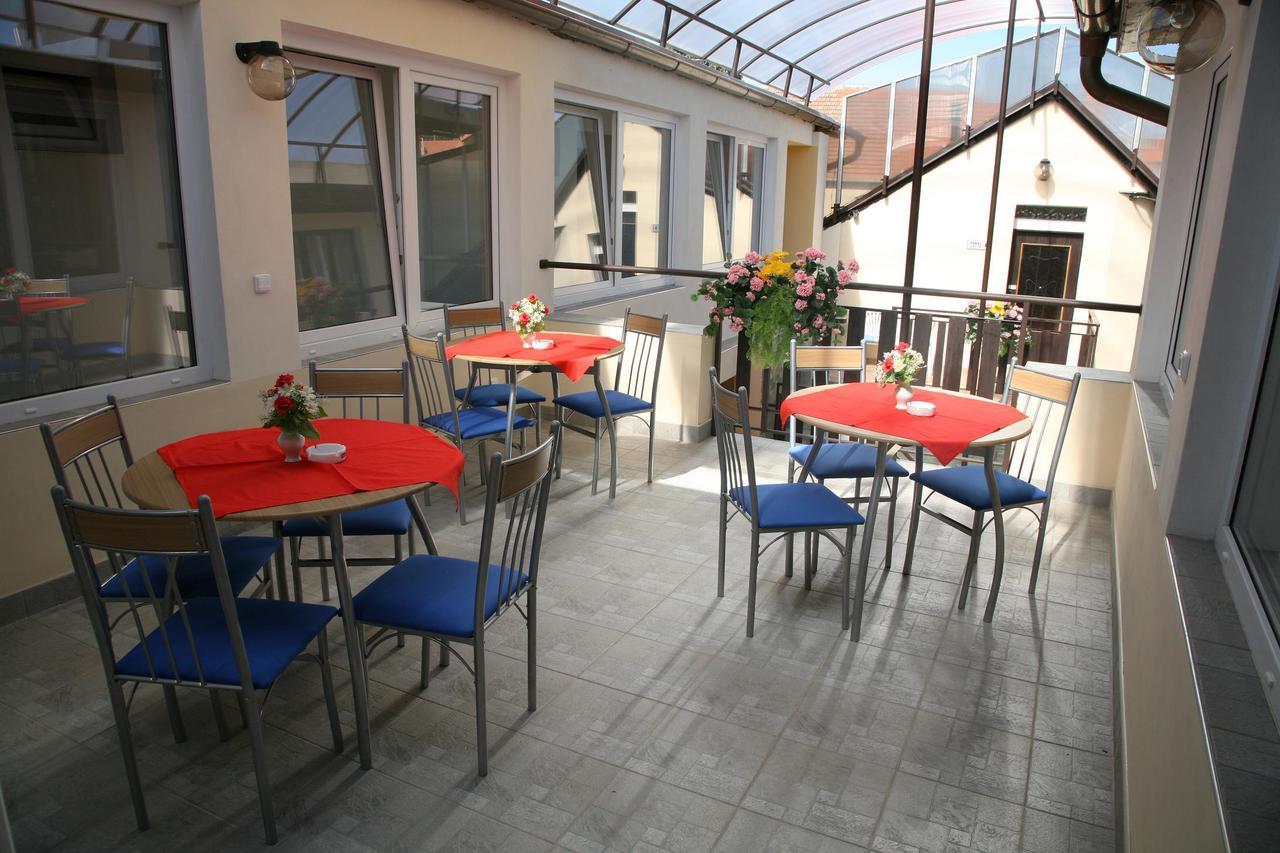 Hotel Olga Slavkov u Brna Exterior foto